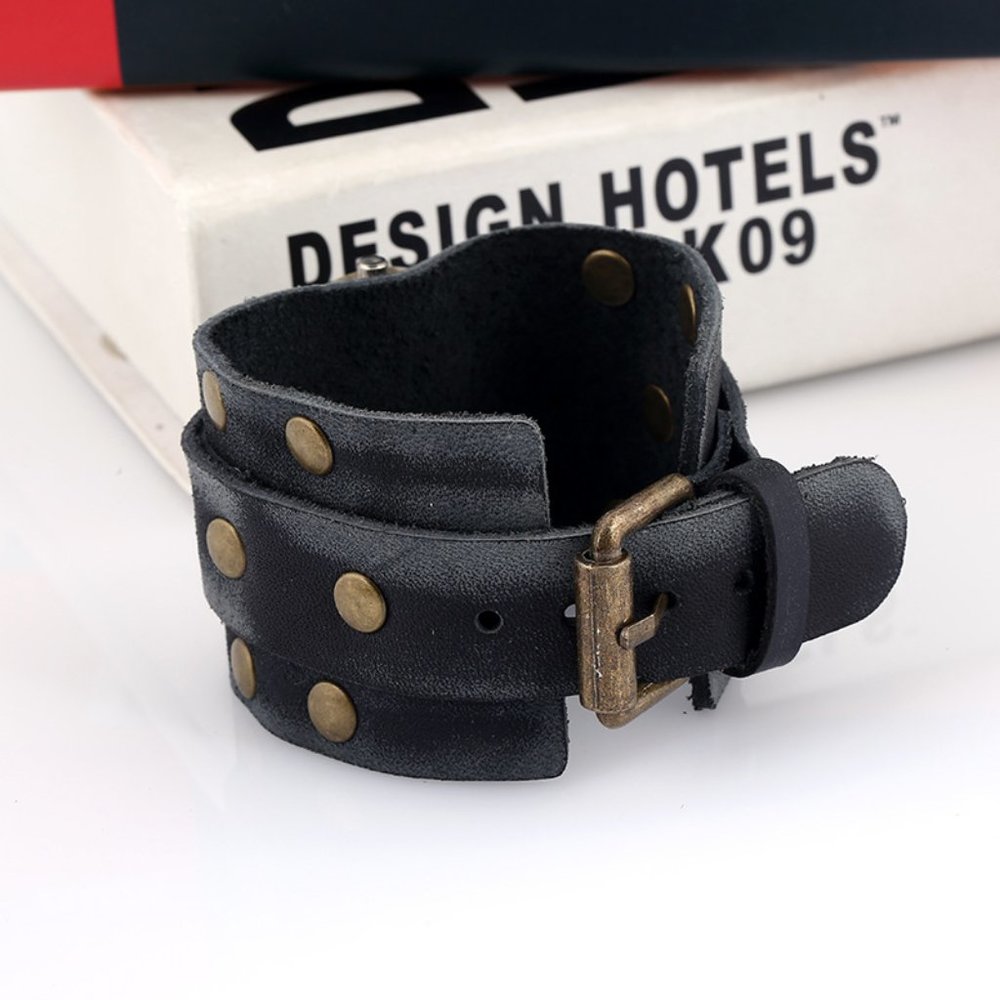 Punk Style Vintage Leather Mens Watch - Picture 2 of 4